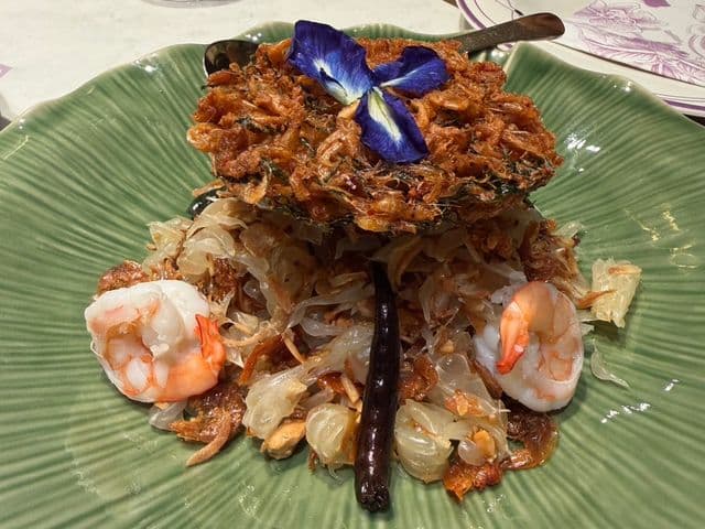 曼谷 NARA Thai｜柚子蝦沙拉與超辣酸辣蝦冰沙