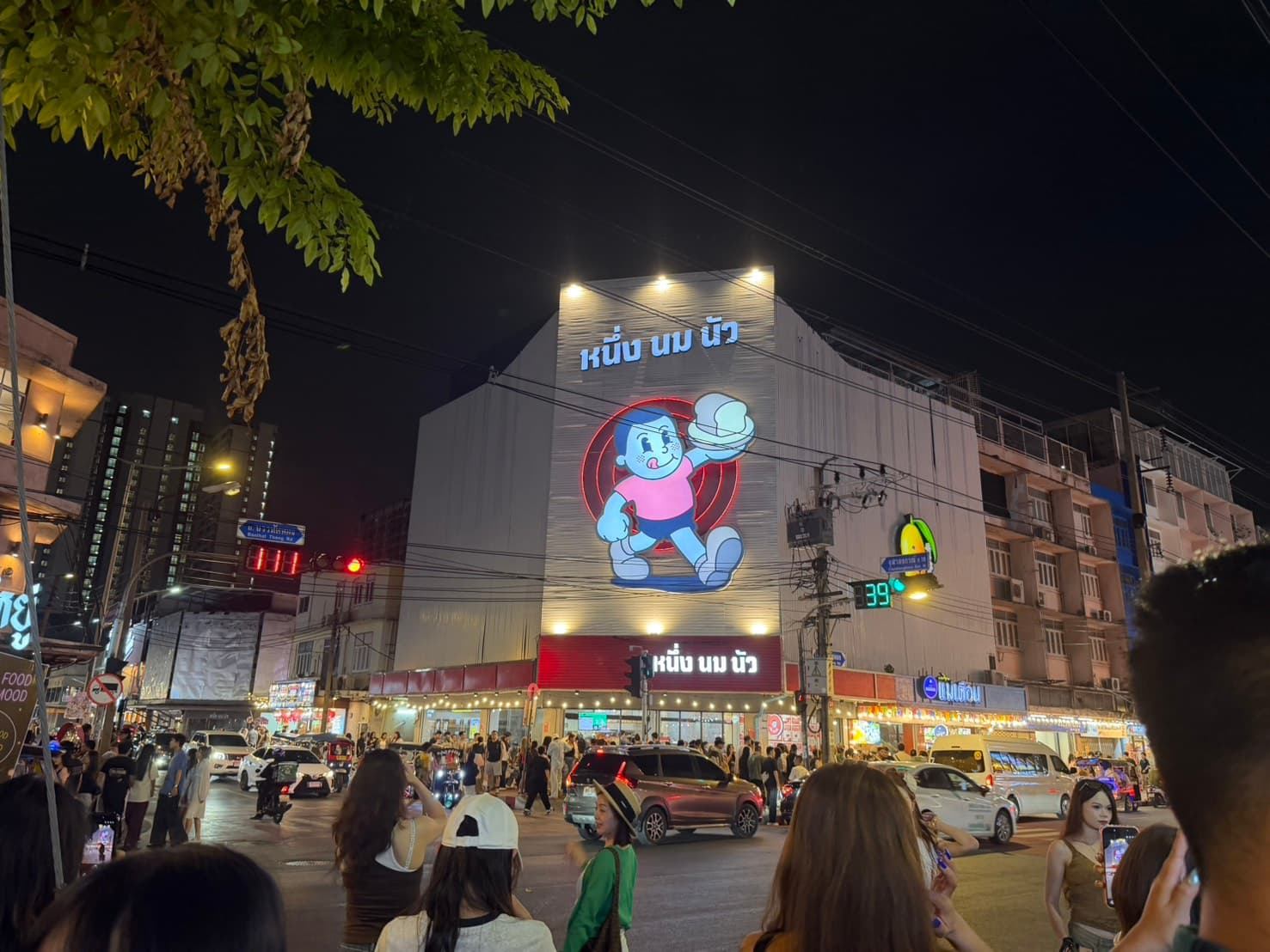 曼谷夜市|朱拉隆功大學城夜市 (Chula):在地人在吃的味道