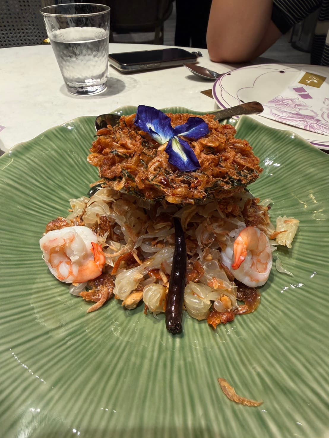 曼谷 NARA Thai|柚子蝦沙拉與超辣酸辣蝦冰沙
